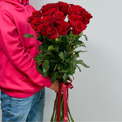 Купить на заказ 15 метровых роз с доставкой в Уштобе