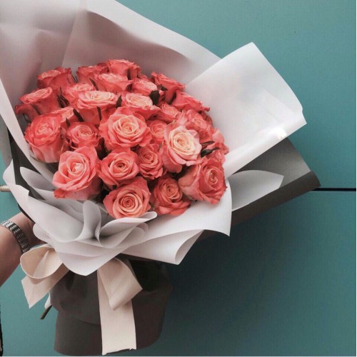 Купить на заказ Букет из 31 розовой розы с доставкой в Уштобе