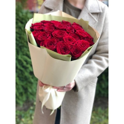 Купить на заказ Букет из 21 красной розы с доставкой в Уштобе