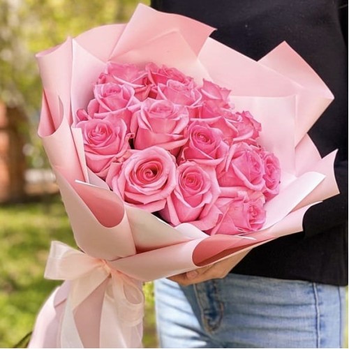 Купить на заказ Букет из 19 розовых роз с доставкой в Уштобе