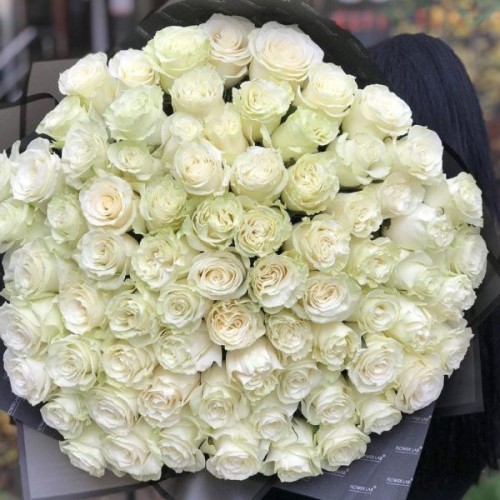 Купить на заказ Букет из 75 белых роз с доставкой в Уштобе