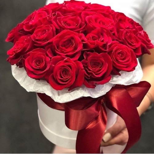 Купить на заказ 15 красных роз в коробке с доставкой в Уштобе