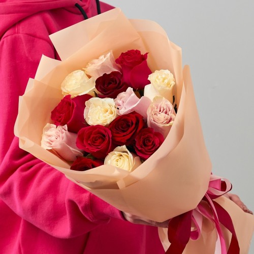 Купить на заказ Микс из 15 роз с доставкой в Уштобе