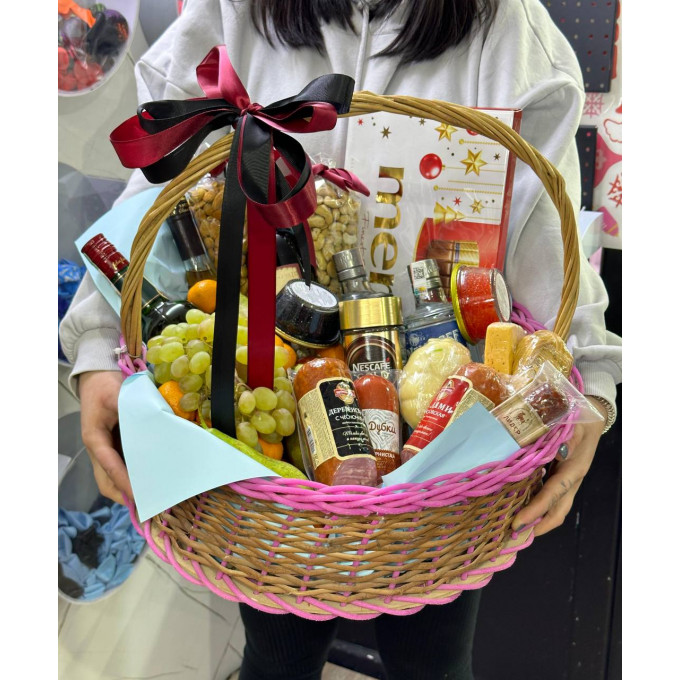 Новогодняя корзина «Продуктовая» Новогодняя корзина «Продуктовая»