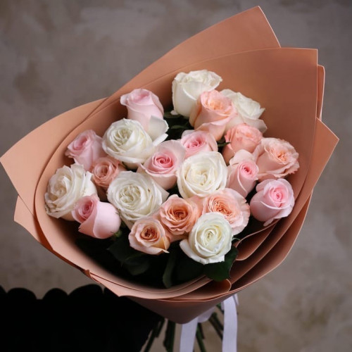 Купить на заказ Букет из 21 розы (микс) с доставкой в Уштобе