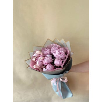 Букет из 9 пион 