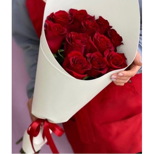 Купить на заказ Букет из 11 красных роз с доставкой в Уштобе