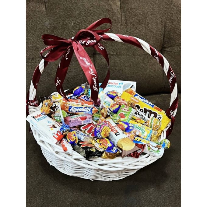 Корзина сладостей 3